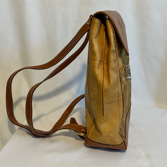 ALVIERO MARTINI 1A Classe Geo Collection Leather Flap Magnetic Closure Backpack